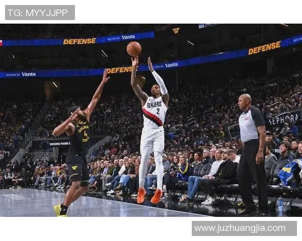 开拓者与勇士激战四月十九日季后赛精彩回顾与分析